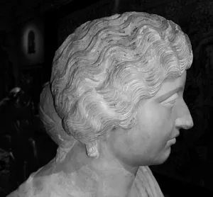 Faustina minore profilo