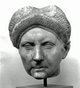Ritratto femminile profilo Sala X