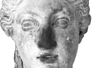 Testa femminile, I sec. d.C., marmo pentelico